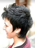 cieniowane fryzury krótkie - uczesanie damskie z włosów krótkich cieniowanych zdjęcie numer 17A